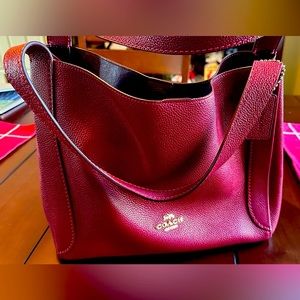 Coach Hadley Hobo excellent condition. Barely used.  Magnetic clasp.